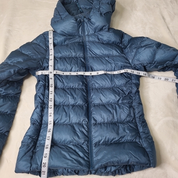 Uniqlo Ultra Light Down Blue Puffer Jacket. Size XXS - Picture 9 of 9